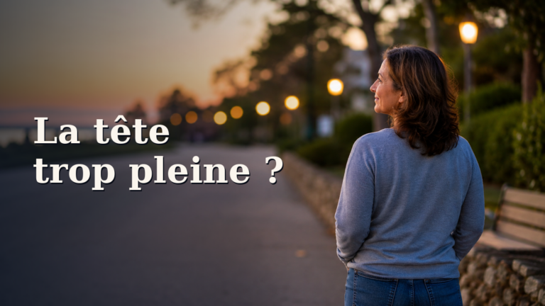 Femme marchant au crépuscule pour alléger sa charge mentale